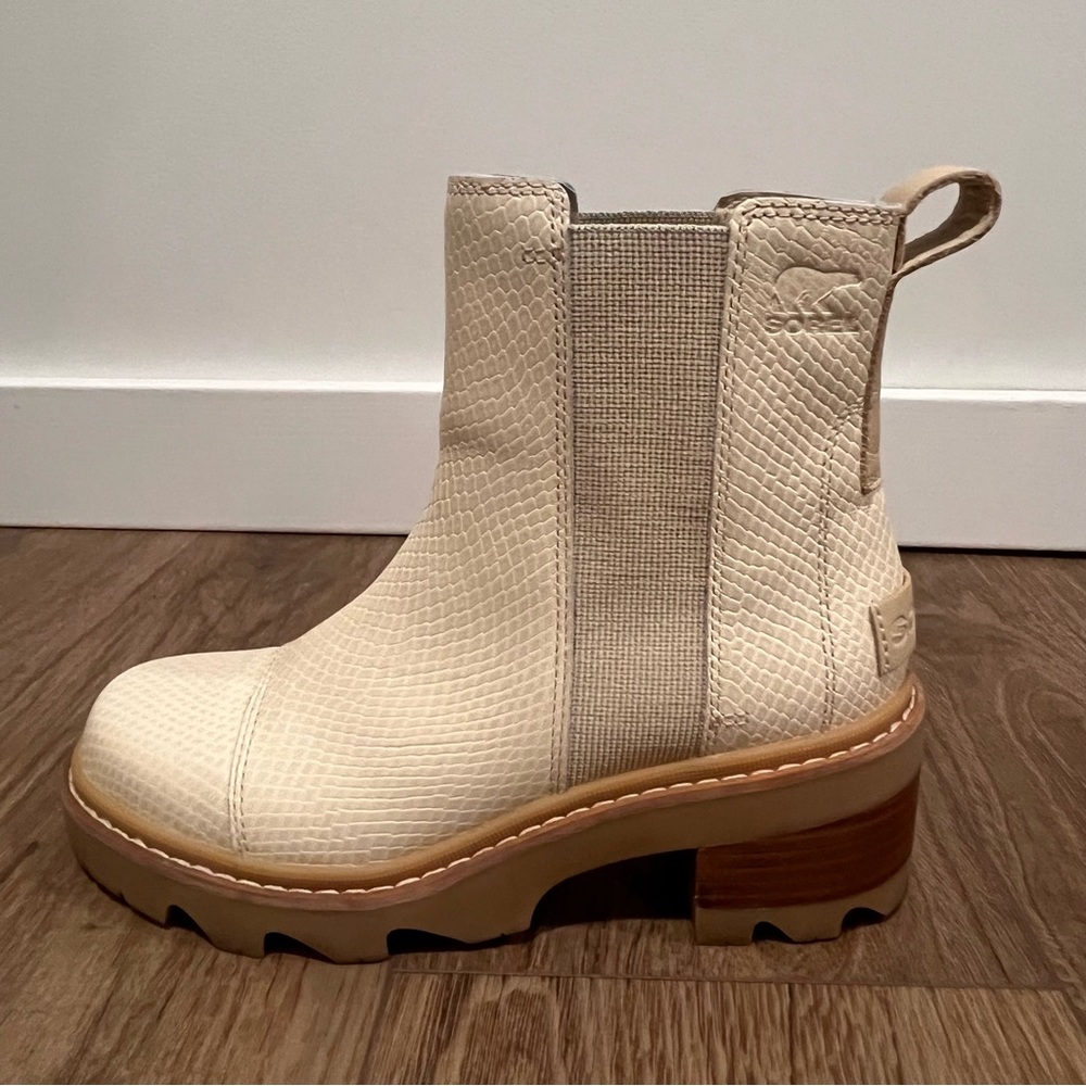 Sorel Joan Now Chelsea Boots - Picture 11 of 16